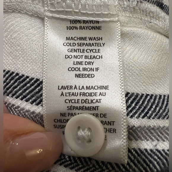 Women’s Sleeveless White/Gray Plaid Flannel Blouse/Top/Button Down Size M - Picture 7 of 7